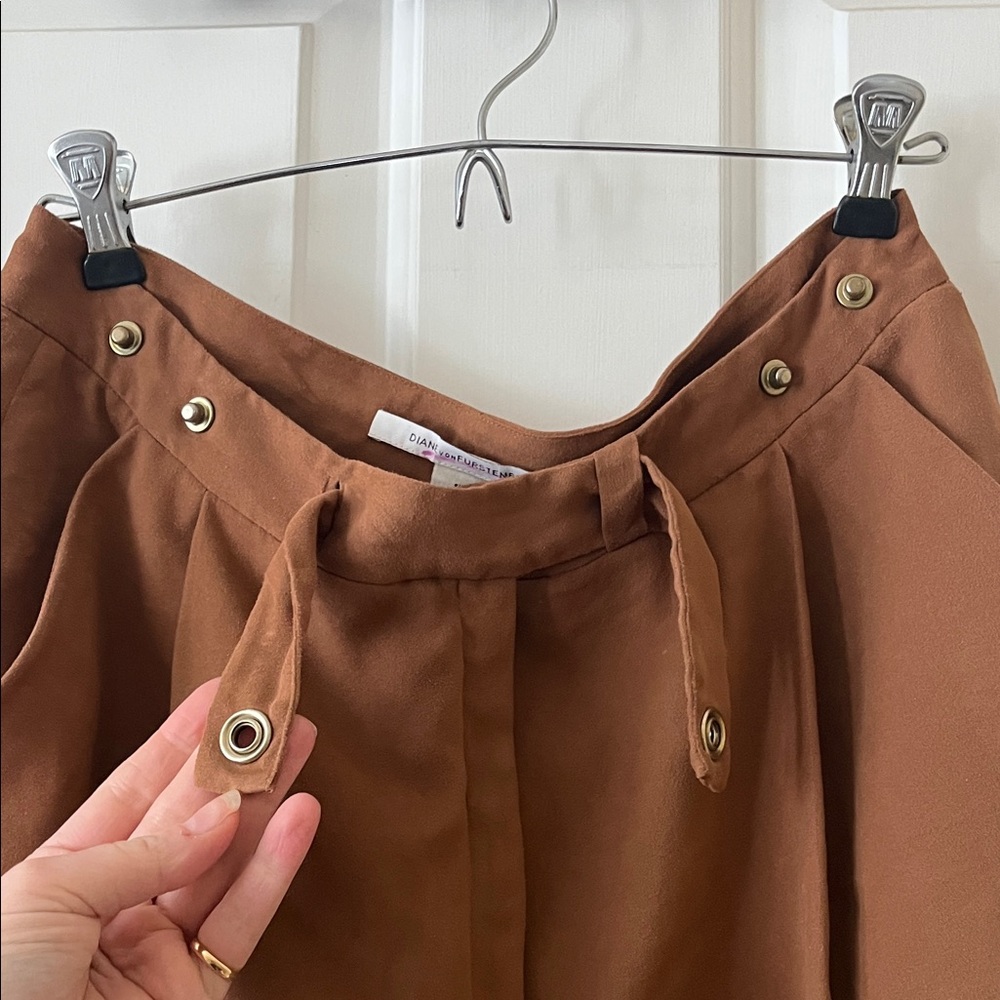 Vintage DVF High Rise Shorts - Picture 5 of 8